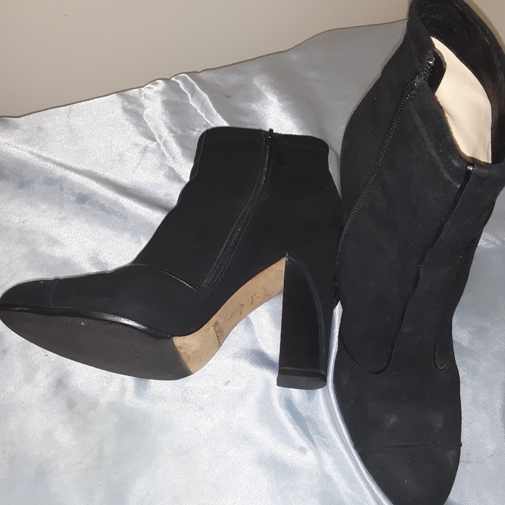 Nike Air Black leather suede booties